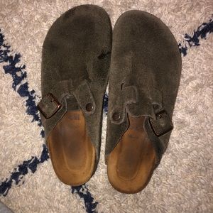 VINTAGE! Birkenstock’s, worn but still look new
